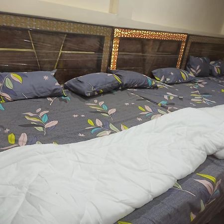 מלון אויאיין Shree Kashi Govardhan Dham מראה חיצוני תמונה