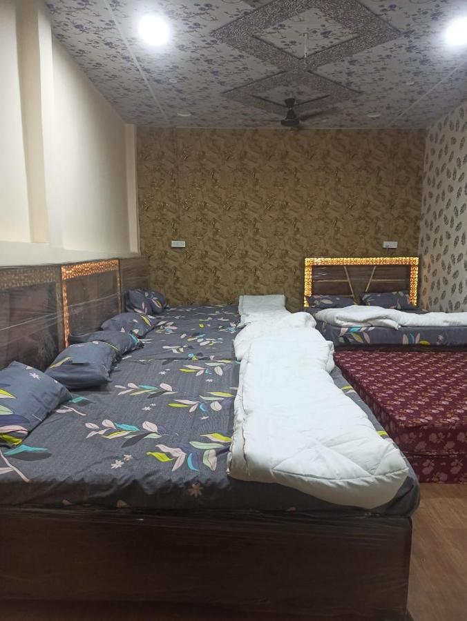 מלון אויאיין Shree Kashi Govardhan Dham מראה חיצוני תמונה